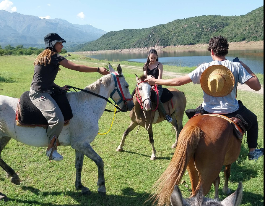 Cabalgata familiar en Traslasierra